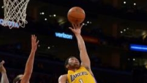 Los Angeles Lakers rumors 2016: Byron Scott again defends decision on D\'Angelo Russell\'s playing time