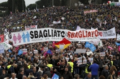 1 million people join Rome rally against same-sex union, \'stepchild adoption\' plan