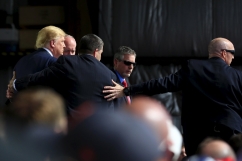 Secret Service agents rush to protect Trump, preventing \'ISIS supporter\' from charging at him in Ohio rally