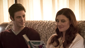 \'The Flash\' season 2 episode 21 spoilers: Strange time for Barry as Nora Allen returns