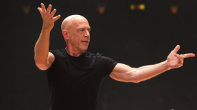 \'Justice League\' spoilers: J.K. Simmons responds to work-out photos