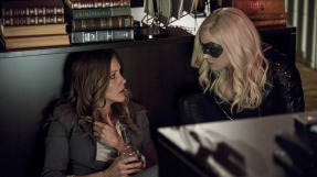 \'Legends of Tomorrow\' season 2 spoilers: Sara and Black Siren meet?; Canaries also expected to cross paths