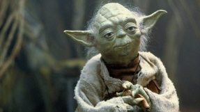 \'Star Wars Episode 8\' spoilers, plot: Yoda appearing as a Force Ghost? Adam Driver compares sequel to \'Empire Strikes Back\'
