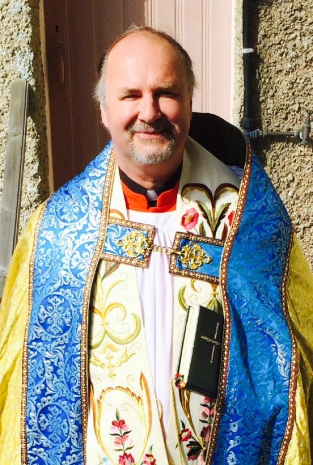 Queen S Former Chaplain Leads Rebel Anglican Group Threatening To