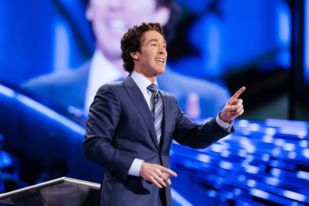 After Harvey flak, Joel Osteen opens Lakewood Church to Jews who lost