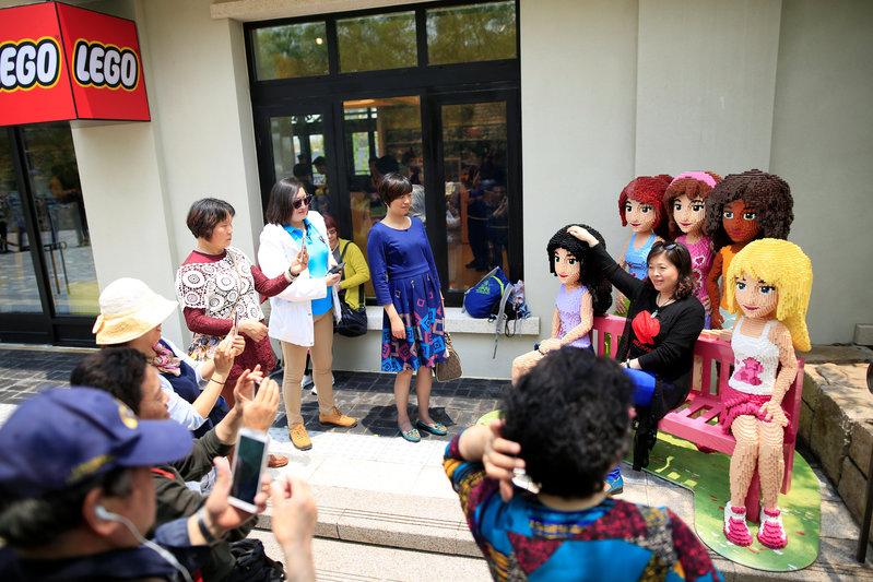 Lego partners Tencent, aims to create fun ways to ensure online safety ...