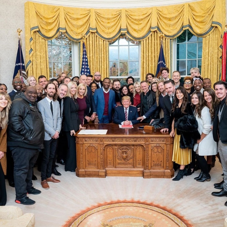Worship leader defends meeting Donald Trump at the White House ...