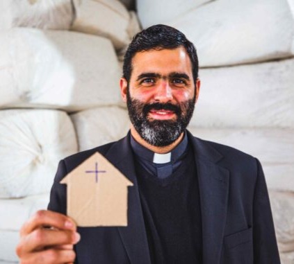 Ukrainian Christians seek God in their fourth war-torn Christmas