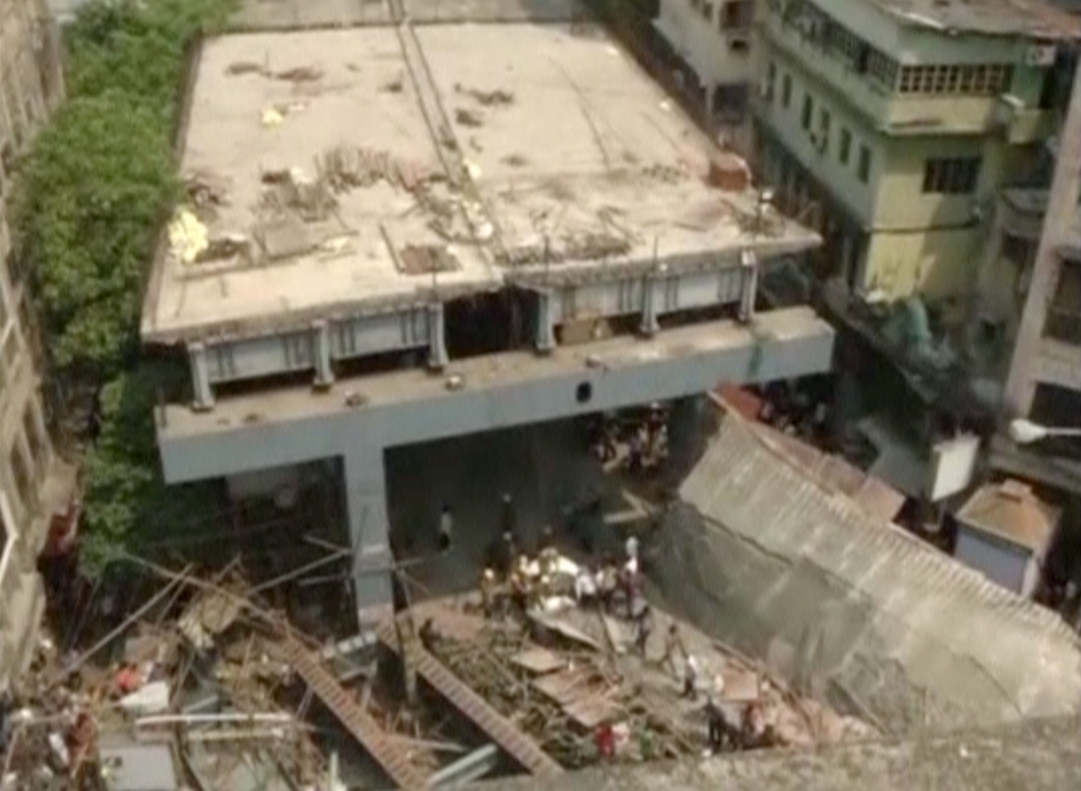 Kolkata flyover collapse is \'act of God\' say builders - Christian Today
