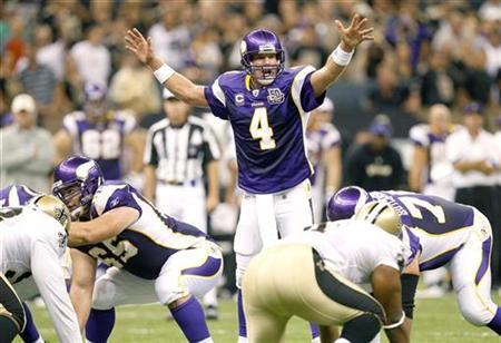 Record-breaking NFL quarterback Brett Favre thanks Jesus as he\'s ...